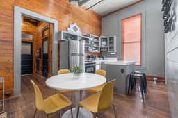 Starlet:Downtown Bryan on Main Street, 2nd floor, 2 King Beds - Image 2